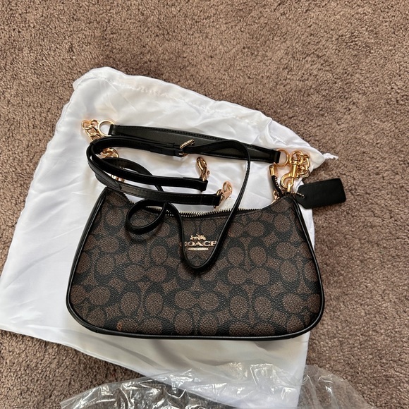 Coach Black and Brown Signature Chain Shoulder Bag. Please read description:) - Picture 6 of 7